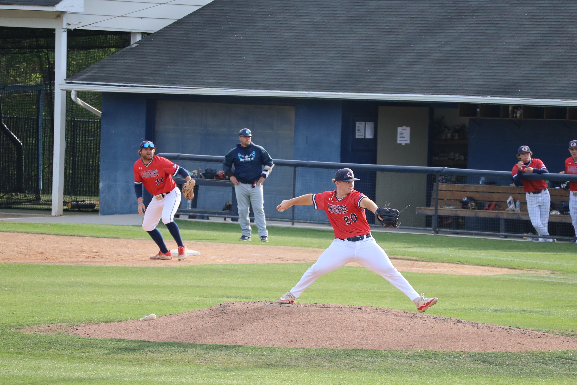Simone Martone Pitching the Ball