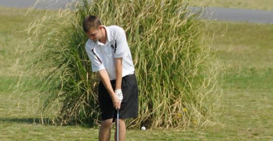 Men's Golf Takes Second in Suffolk