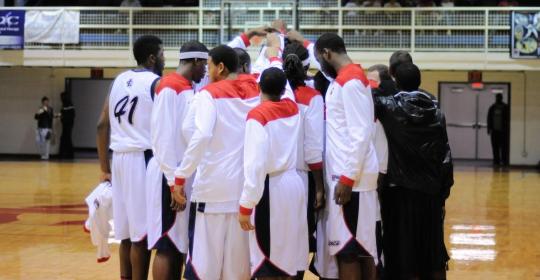 Men's Basketball Advances in Region X Tournament