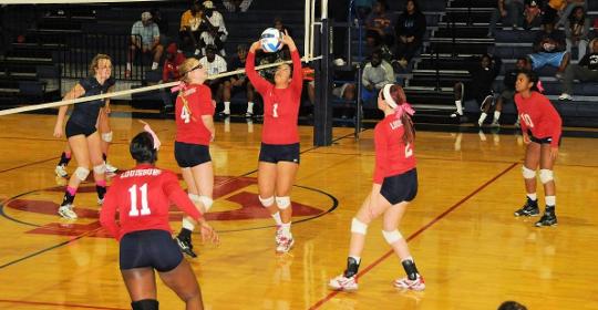 Volleyball Splits Final Conference Matches